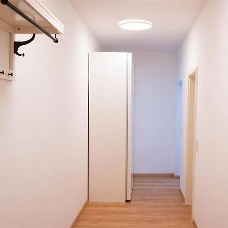 Helle Moderne 1-zimmer In Apartment
